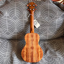 Load image into Gallery viewer, KoAloha KCM-10 Concert Ukulele #2409232
