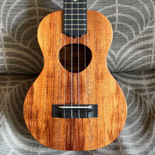 Load image into Gallery viewer, KoAloha KCM-10 Concert Ukulele #2409232
