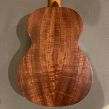 Load image into Gallery viewer, Kamaka HF-3 Tenor Ukulele #240819
