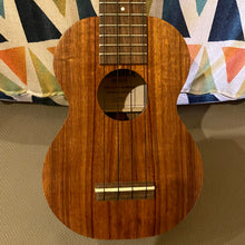 Load image into Gallery viewer, Kamaka HF-1 Soprano Ukulele #240646
