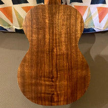 Load image into Gallery viewer, Kamaka HF-1 Soprano Ukulele #240646
