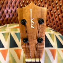 Load image into Gallery viewer, Kamaka HF-1 Soprano Ukulele #240646
