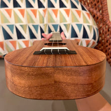 Load image into Gallery viewer, KoAloha KCM-10 Concert Ukulele #2411101
