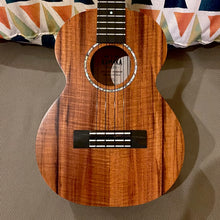 Load image into Gallery viewer, Kamaka HF-3 FEab+ Semi-Custom Tenor w/ Abalone Rosette Ukulele #240982
