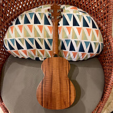 Load image into Gallery viewer, Kamaka HF-3 FEab+ Semi-Custom Tenor w/ Abalone Rosette Ukulele #240982
