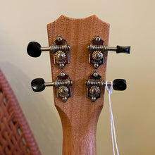 Load image into Gallery viewer, Kanileʻa K-1 S NAT Soprano Ukulele #28774
