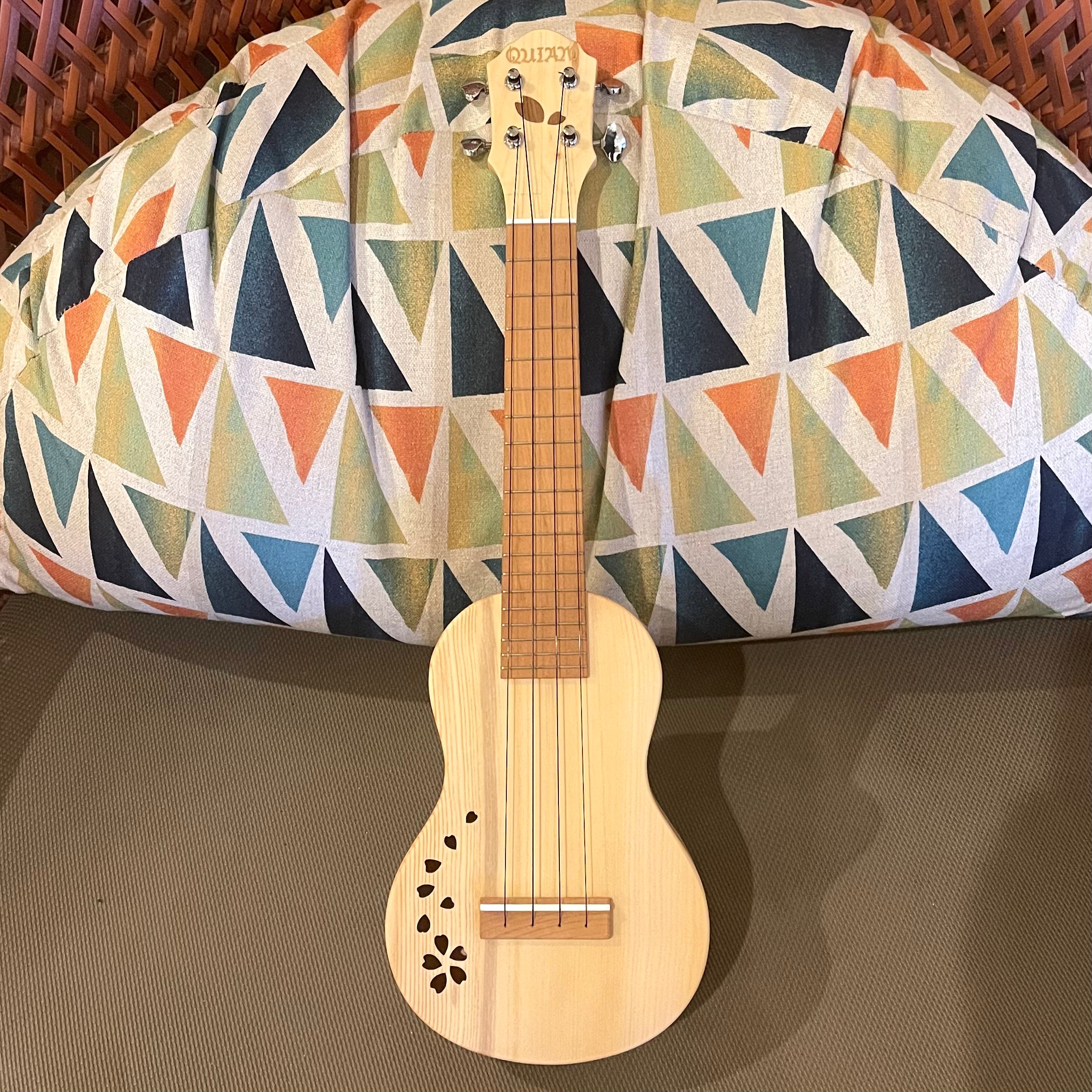 Quiam Throughneck Soprano Cherry Petal #2407TNS04 – Ukulele Puapua