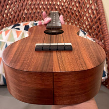 Load image into Gallery viewer, Kamaka HF-2 Concert Ukulele #241261
