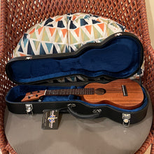 Load image into Gallery viewer, Kamaka HF-2 Concert Ukulele #241261
