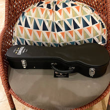 Load image into Gallery viewer, Kamaka HF-2 Concert Ukulele #241261
