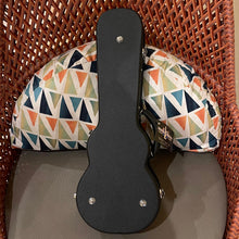 Load image into Gallery viewer, Kamaka HF-2 Concert Ukulele #241261
