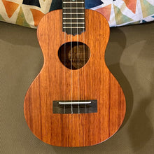 Load image into Gallery viewer, KoAloha KCM-10 Concert Ukulele #2501022
