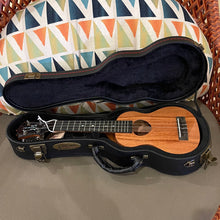 Load image into Gallery viewer, KoAloha KSM-00 Soprano Ukulele #2501101
