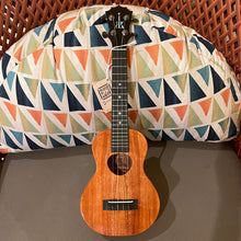 Load image into Gallery viewer, KoAloha KCM-00 Concert Ukulele #2401242
