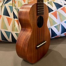 Load image into Gallery viewer, Kamaka HF-2 Concert Ukulele #250034
