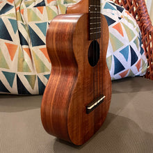 Load image into Gallery viewer, Kamaka HF-2 Concert Ukulele #250033
