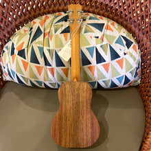 Load image into Gallery viewer, Kanile&#39;a K-1 C Nat Concert Ukulele #0225-29010
