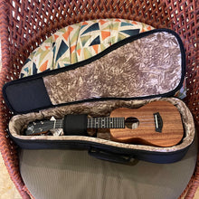 Load image into Gallery viewer, Kanile&#39;a K-1 C Nat Concert Ukulele #0225-29010
