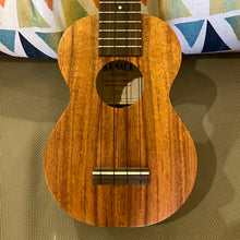 Load image into Gallery viewer, Kamaka HF-1 Soprano Ukulele #240804
