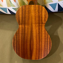 Load image into Gallery viewer, Kamaka HF-1 Soprano Ukulele #240804
