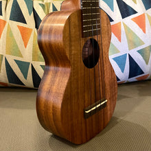 Load image into Gallery viewer, Kamaka HF-1 Soprano Ukulele #240804
