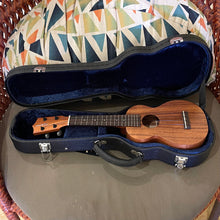 Load image into Gallery viewer, Kamaka HF-1 Soprano Ukulele #240804
