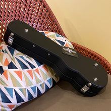 Load image into Gallery viewer, Kamaka HF-1 Soprano Ukulele #240804
