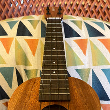 Load image into Gallery viewer, Kamaka HF-1 Soprano Ukulele #250122
