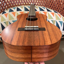 Load image into Gallery viewer, Kamaka HF-4 Baritone Ukulele #250129
