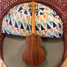 Load image into Gallery viewer, Kamaka HF-3 Tenor Ukulele #240768
