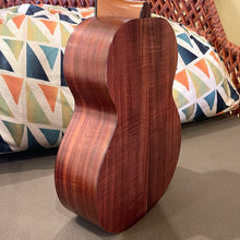 Load image into Gallery viewer, Kamaka HF-3 Tenor Ukulele #240768
