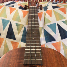 Load image into Gallery viewer, Kamaka HF-3 Tenor Ukulele #240768
