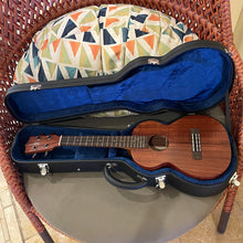 Load image into Gallery viewer, Kamaka HF-3 Tenor Ukulele #240768
