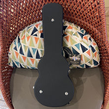 Load image into Gallery viewer, Kamaka HF-3 Tenor Ukulele #240768
