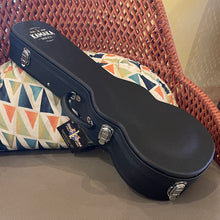 Load image into Gallery viewer, Kamaka HF-3 Tenor Ukulele #240768
