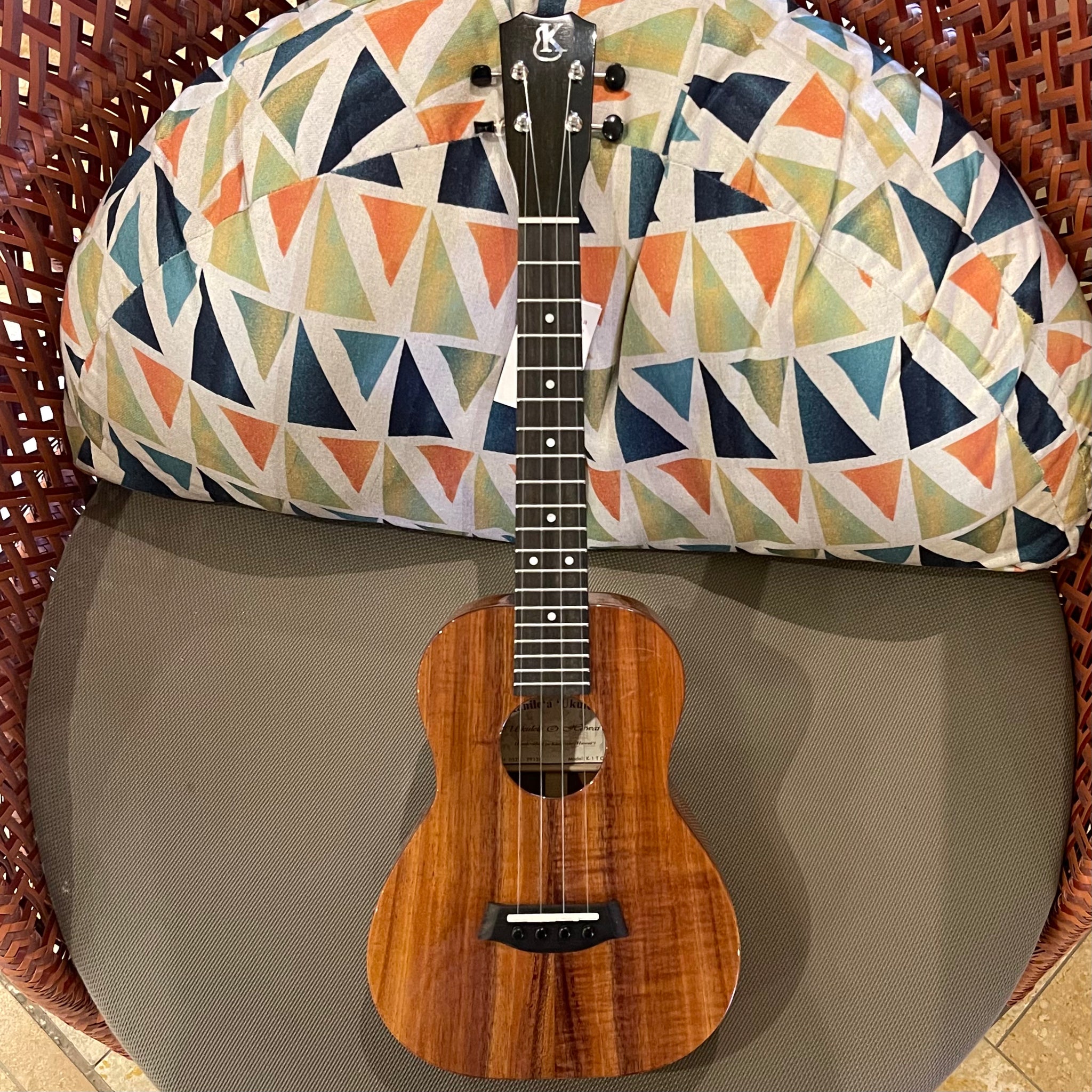 工芸品 KAITO Kanile'a K-1 T Core Tenor Ukulele #0525-29133 – Ukulele Puapua