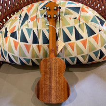 Load image into Gallery viewer, KoAloha KSM-00 Soprano Ukulele #2506241
