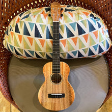 Load image into Gallery viewer, Honua LIMITED EDITION! HT-442 Tenor Ukulele #472
