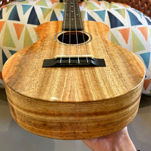 Load image into Gallery viewer, Honua LIMITED EDITION! HT-442 Tenor Ukulele #472
