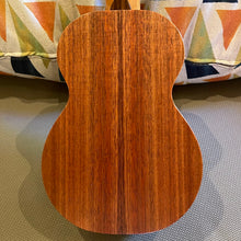 Load image into Gallery viewer, Kamaka HF-1 Soprano Ukulele #250431
