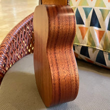 Load image into Gallery viewer, Kamaka HF-1 Soprano Ukulele #250431
