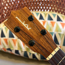 Load image into Gallery viewer, Kamaka HF-1 Soprano Ukulele #250431
