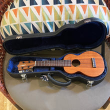 Load image into Gallery viewer, Kamaka HF-1 Soprano Ukulele #250431
