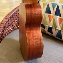 Load image into Gallery viewer, Kamaka HF-1 Soprano Ukulele #250430
