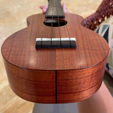 Load image into Gallery viewer, Kamaka HF-1 Soprano Ukulele #250430
