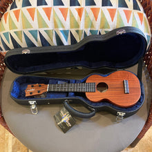 Load image into Gallery viewer, Kamaka HF-1 Soprano Ukulele #250430
