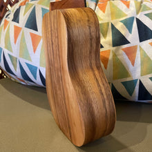 Load image into Gallery viewer, Kanile&#39;a K-1 C Nat Concert Ukulele #0825-29382
