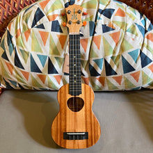 Load image into Gallery viewer, KoAloha KSM-10 Soprano Ukulele #2509154
