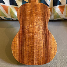 Load image into Gallery viewer, KoAloha KCM-00 Concert Ukulele #2508031

