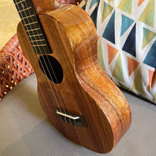 Load image into Gallery viewer, KoAloha KCM-00 Concert Ukulele #2508031
